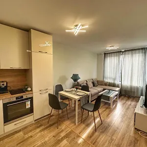 Apartment Cloud 9 By Lmg, Sofia