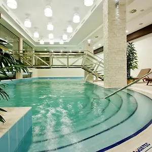 Earth & People & - Free Parking & Swimming Pool מלון