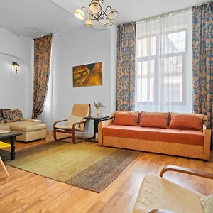 https://luxury-apartment-old-town-bucharest.bucharesthotelsnow.com